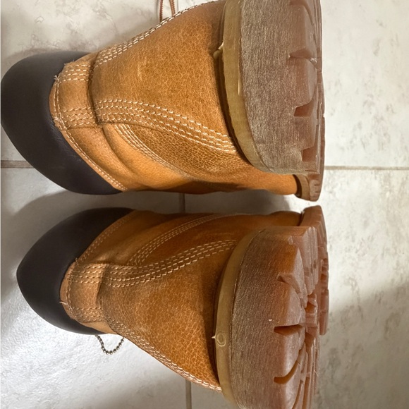 Timberland Women’s 6” Wheat Nubuck Leather Boots - Picture 8 of 11